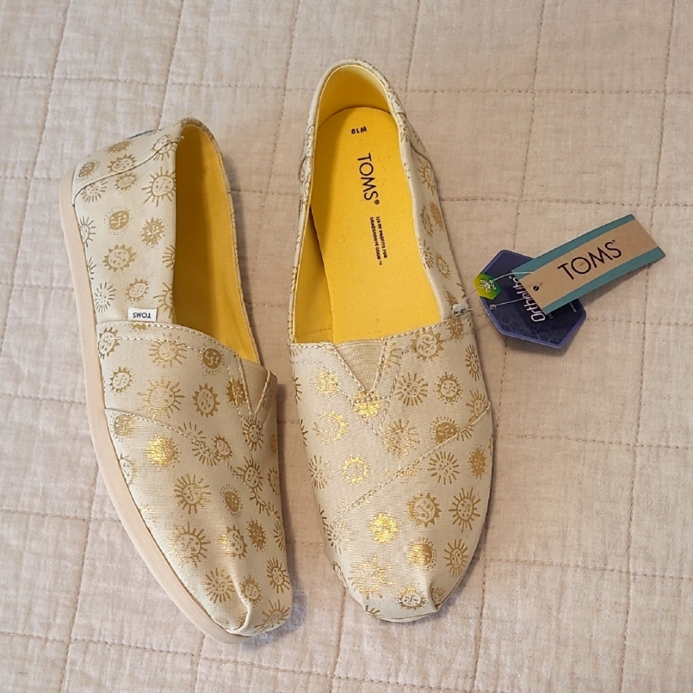 NWT Gold Sun Toms Sz 10